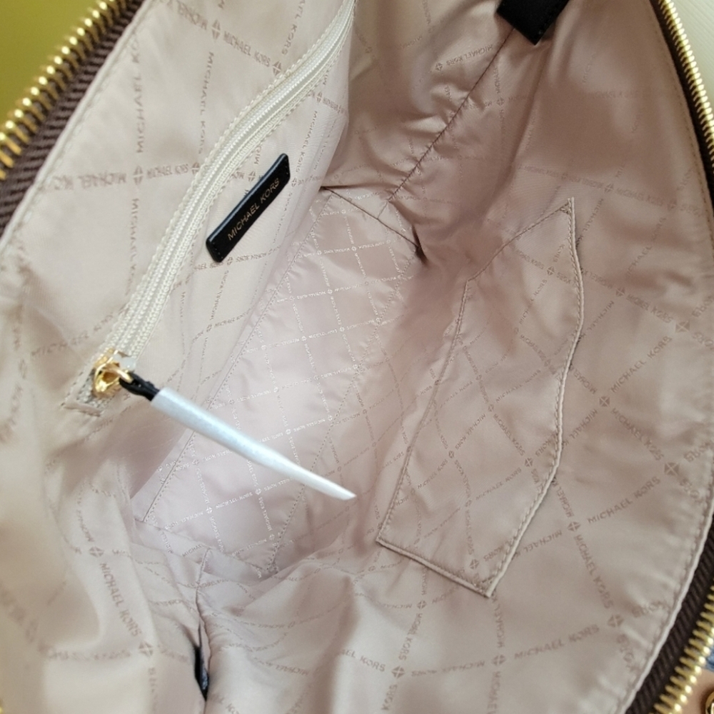 Michael Kors Coraline Logo Large Shoulder Bag - Picture 6 of 11